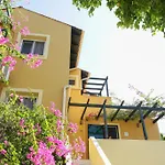 沙滩别墅和公寓酒店 4*