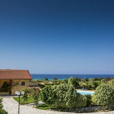 Sandy And Apart-hotel Svoronata